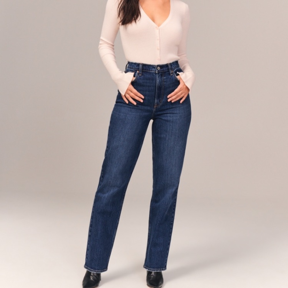 ULTRA HIGH RISE 90S STRAIGHT CURVE LOVE SHORT|| ABERCROMBIE AND FITCH